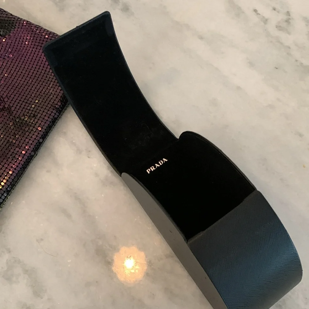 Chanel sunglasses . - Picture 10 of 11